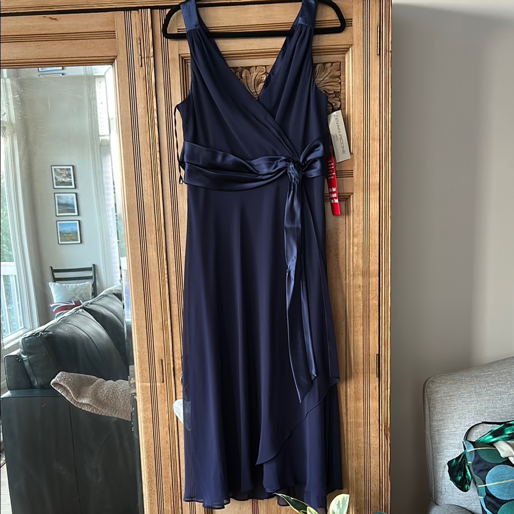 NEW Elegant Navy Blue Sleeveless Dress